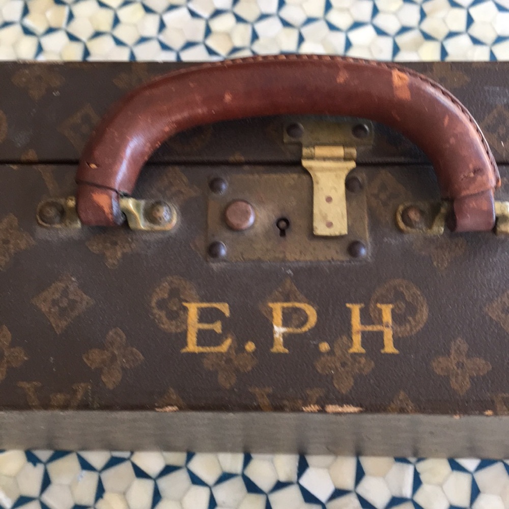 1930’s Louis Vuitton case.